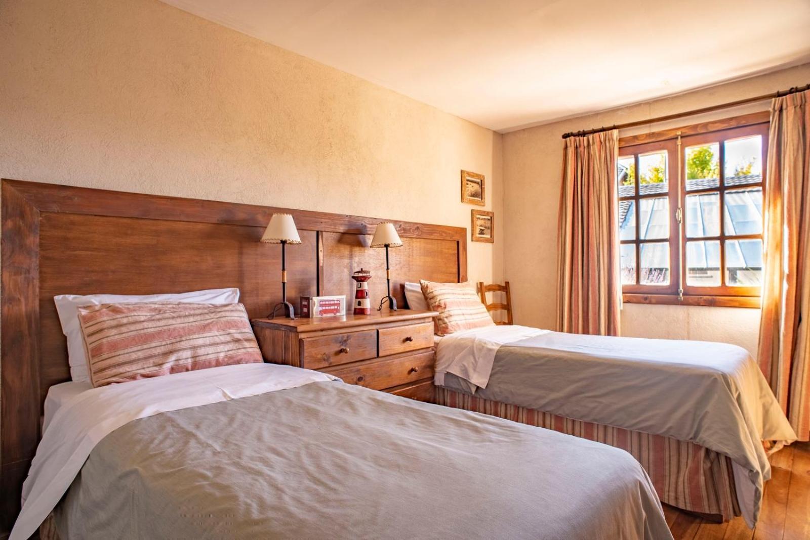 Arelauquen Bungalows & Suites San Carlos de Bariloche Ngoại thất bức ảnh