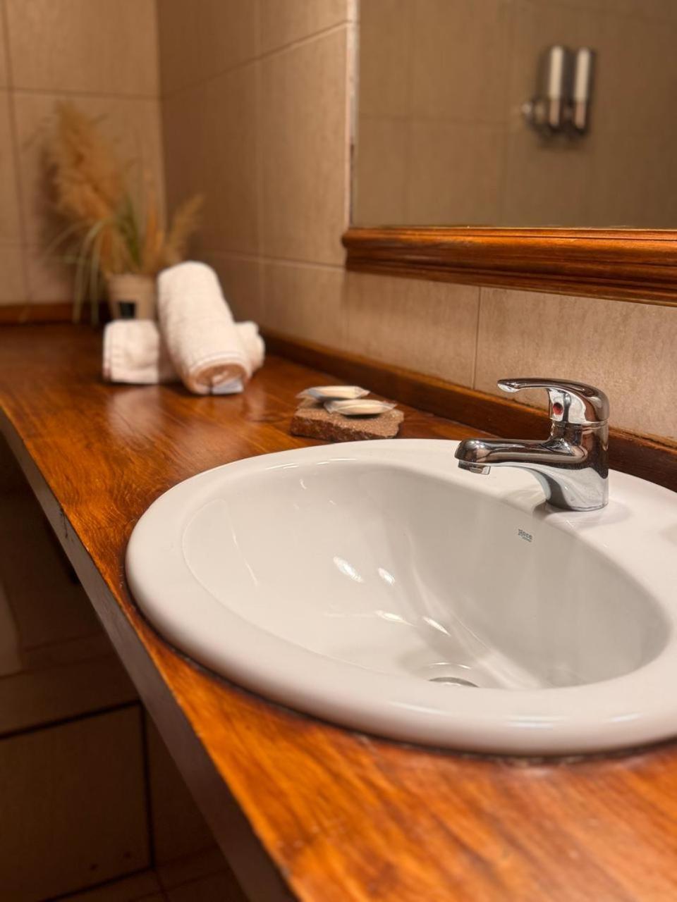 Arelauquen Bungalows & Suites San Carlos de Bariloche Ngoại thất bức ảnh